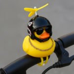 Canard en caoutchouc requin – Image 3